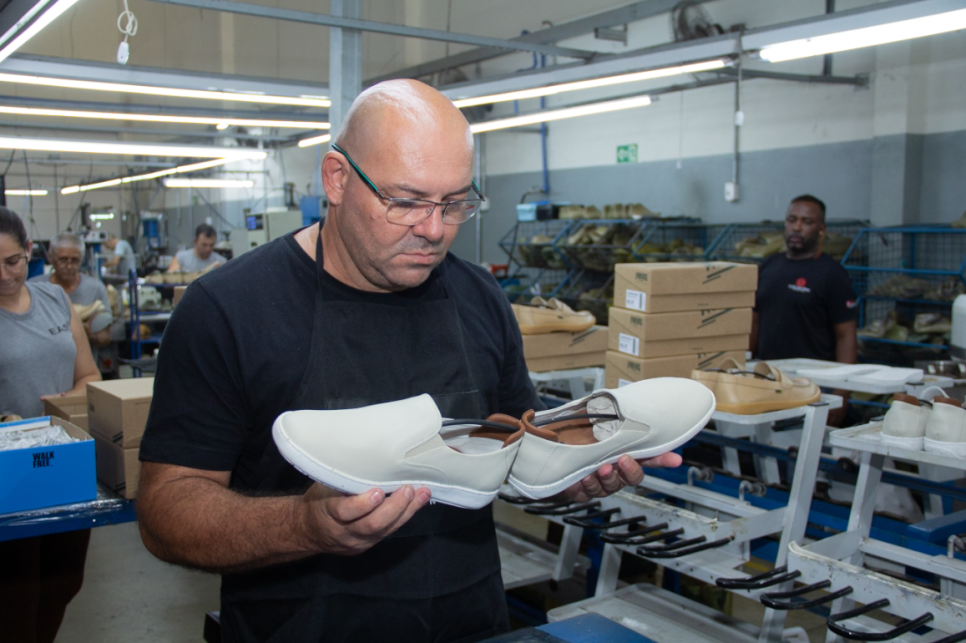 Behind the Craft: How FREUS Shoes Are Made